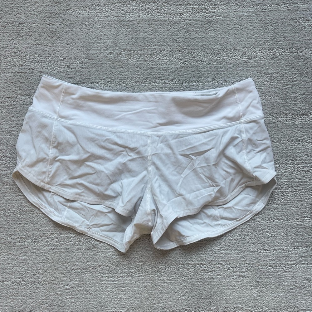 White lulu speed-up low rise lined shorts 2.5 size 6